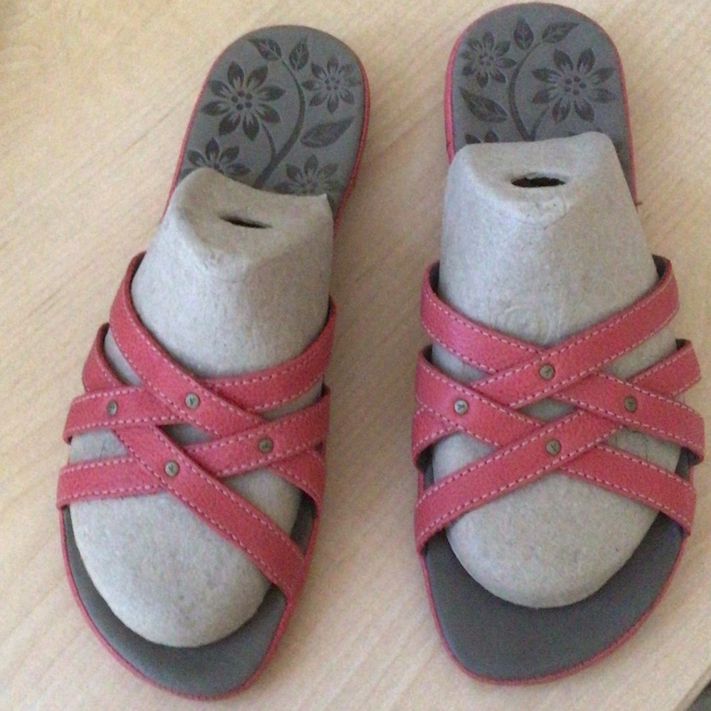KEEN Women's Pink Strappy Sandals